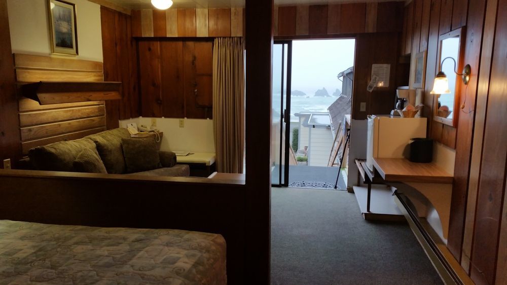 Sunset Oceanfront Lodging Бандон Экстерьер фото