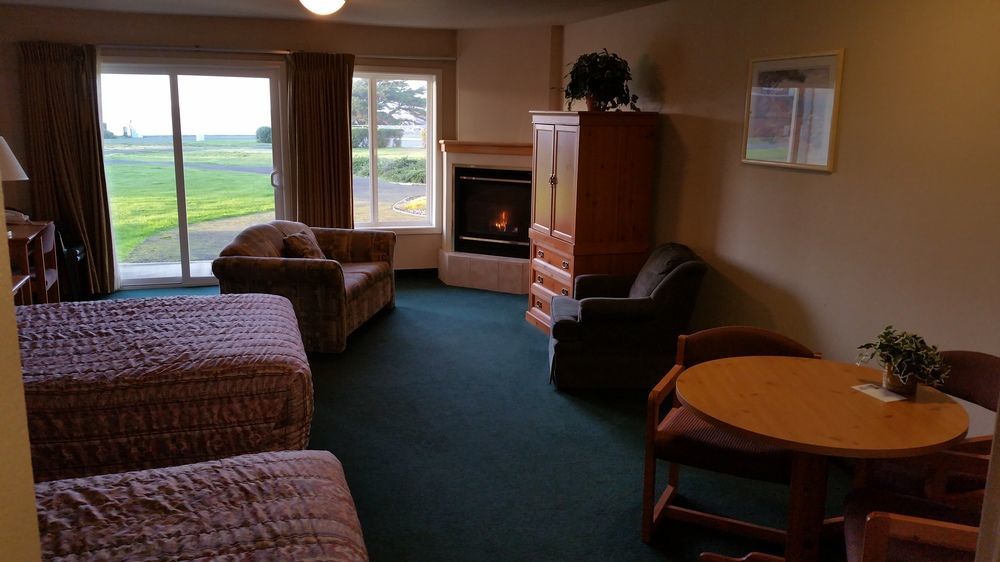 Sunset Oceanfront Lodging Бандон Экстерьер фото